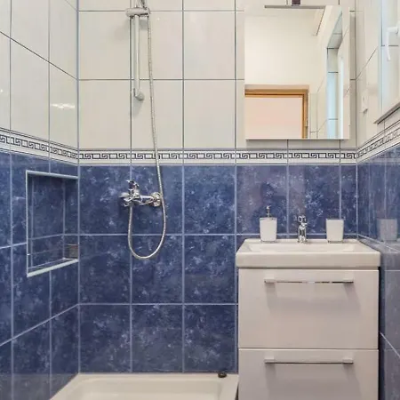 Ena, Free Parking Apartamento Split