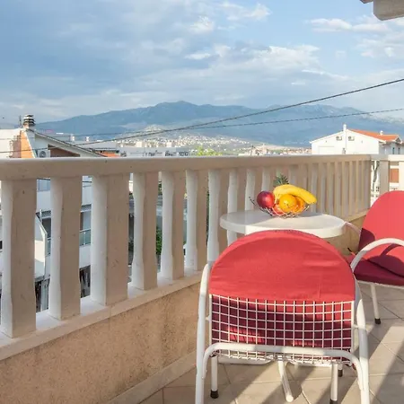 Ena, Free Parking Apartamento